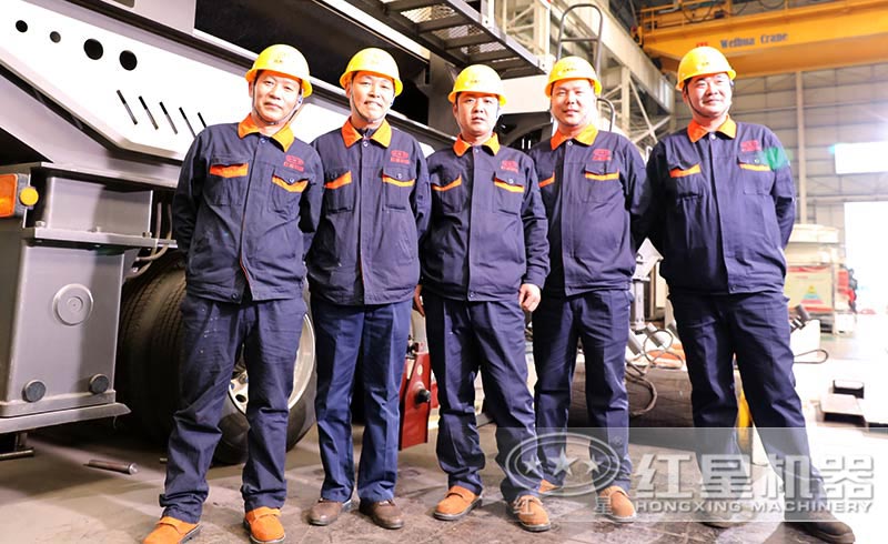 規(guī)?；a(chǎn)車間，專業(yè)化技術(shù)人才