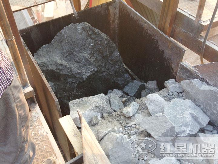 印尼尾礦加工現(xiàn)場，進(jìn)料粒度大，出料5-10mm