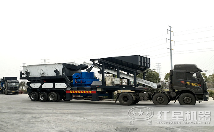 車載時產(chǎn)300噸鵝卵石移動制沙機上路了，移動自由更靈活 